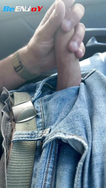 BeENJoY - Handjob at the wheel of the car and massive ejaculation on the side of the road in front of stunned motorists
