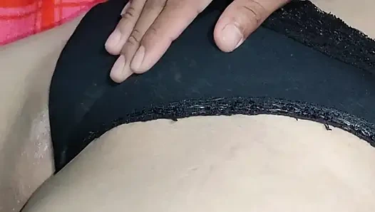 Я девственница, а мой отчим эякулирую в мою вагину в первый раз.