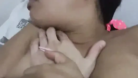 New York Abd'li 18 yaşındaki esmer büyük sarkık memeler üvey erkek kardeşinin büyük yarağını sikiyor bölüm 109