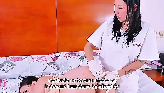 Kitty DJ ve Jennifer Play - ateşli hemşireler acil serviste amcık yalıyor - parmakları, dili ve patlayıcı fışkırtmalı lezbiyen