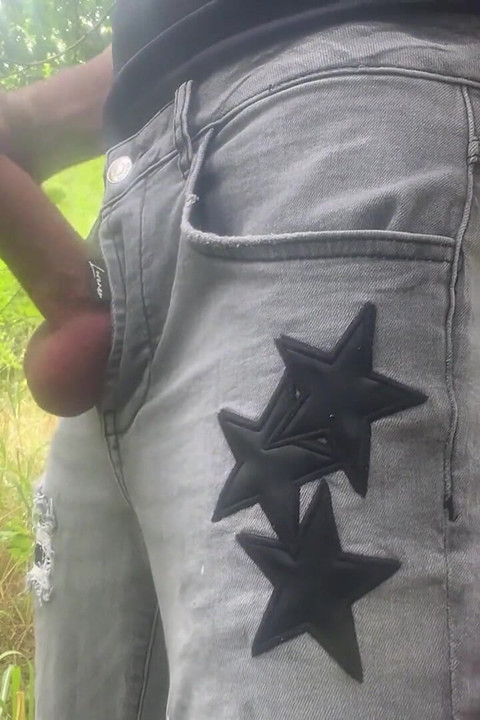 Huge Cumshot Outdoors in the Jeans Mmmm