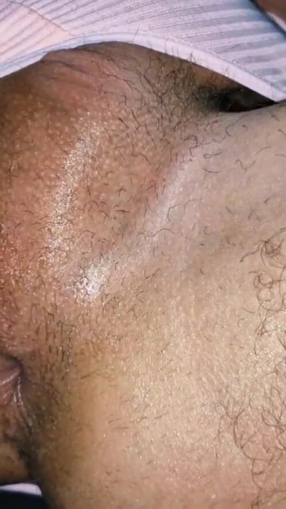 高速道路で見知らぬ男が近づいてきて、車の中で私を犯し、肛門に精液をしました | クリップ 2