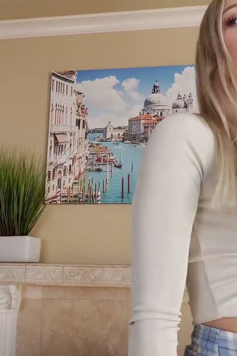 Chloe Rose Sucks Dick to Get Ahead at Work