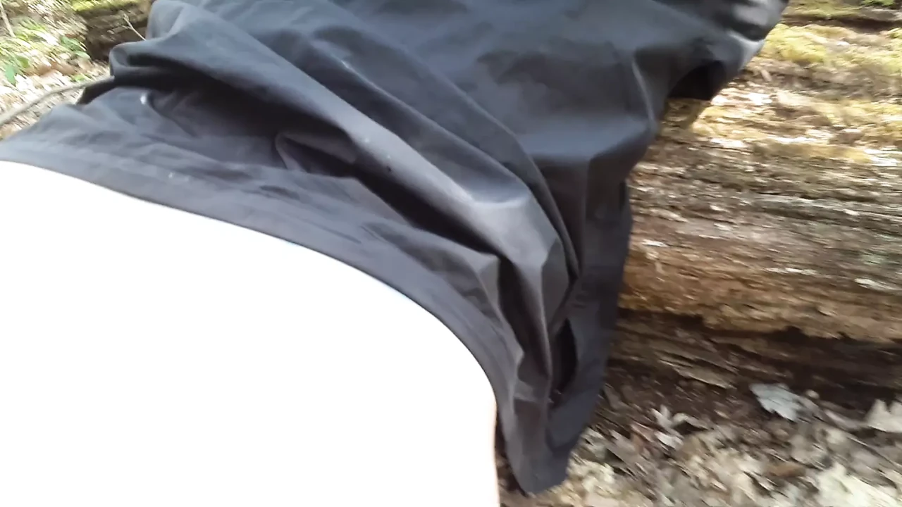 Cheating slut takes quick load behind boyfriend's house