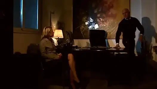 Huge hairy pussy fucking anal penetrated...cum in mouth