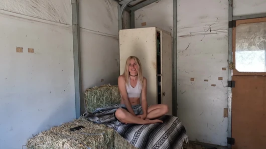 I Fucked the Barn Manager After He Caught Me Peeing