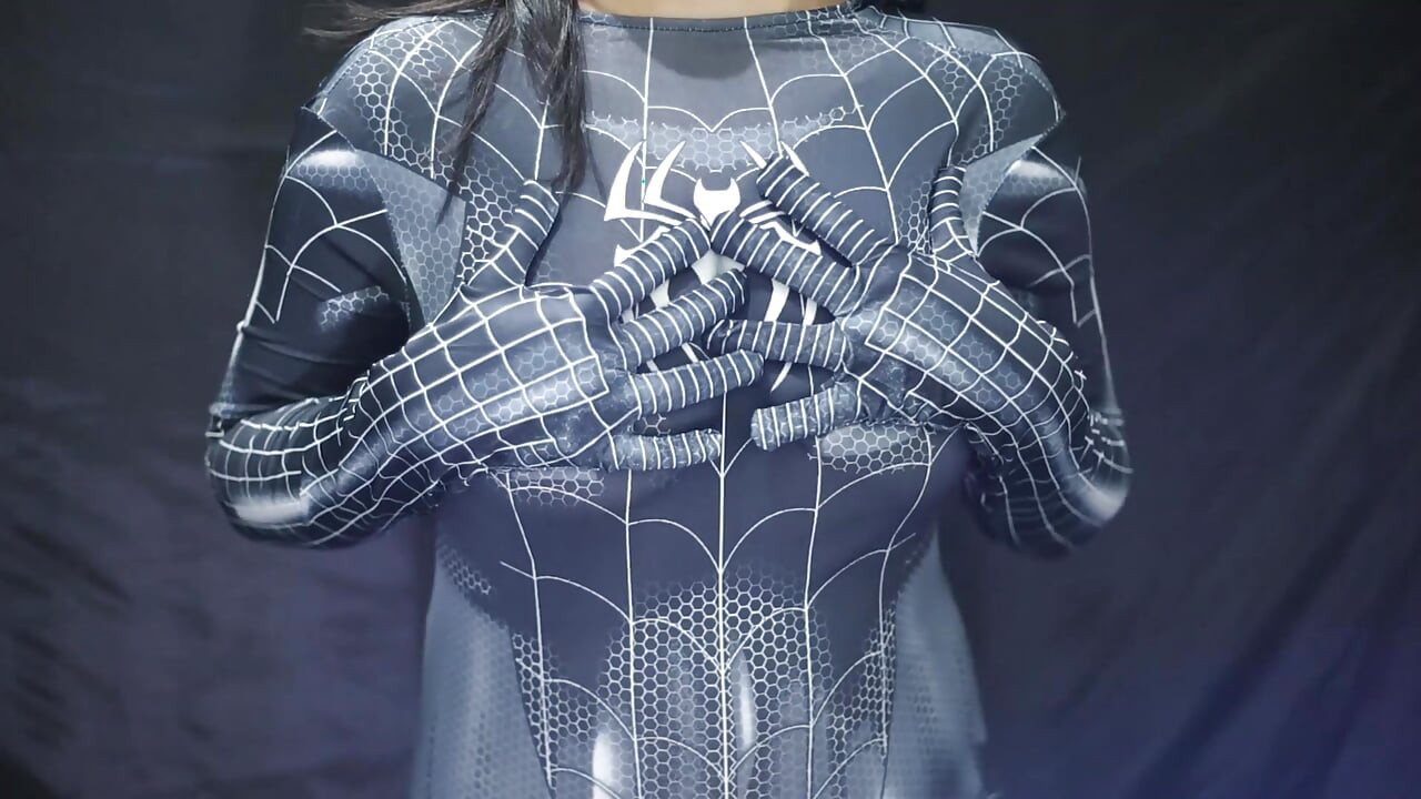 คอสเพลย์ของ Spider-Man จะเป็นคนร้าย และหีของเขาเปียกจริงๆ ไวรัลอินโด