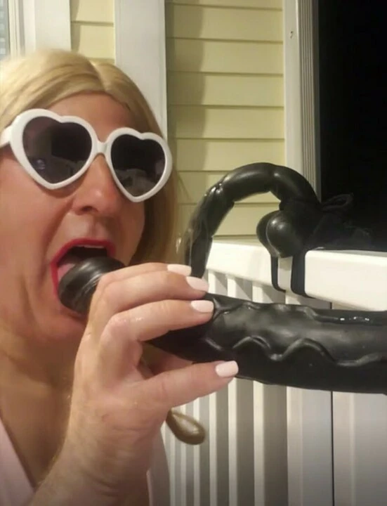Deedeeslut69, cul à bouche - quelle fille coquine