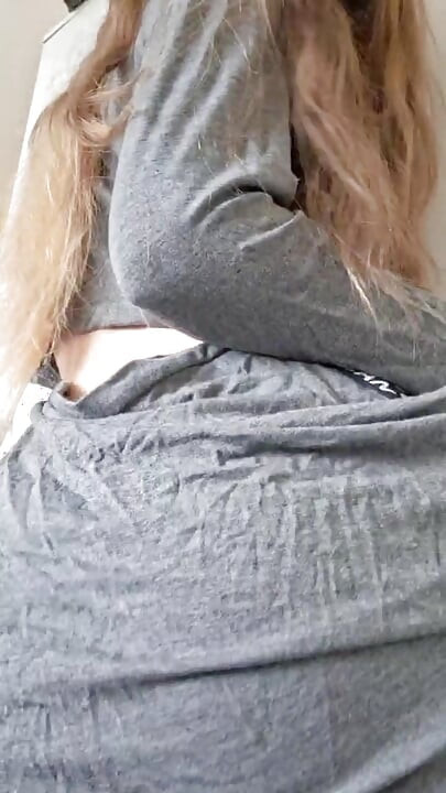 I've got a bit of a domestic kink, and I can keep a secret !