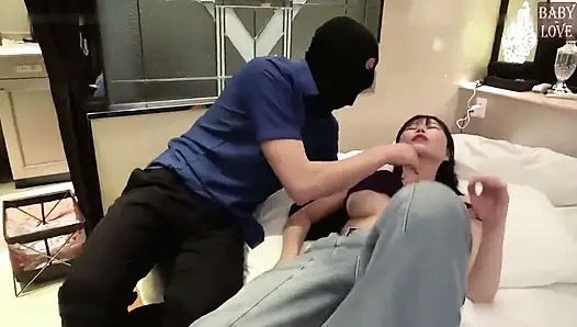 Straßenabschleppen, vollbusige schönheit trifft einen mutigen fremden und wird zu einem intensiven und immersiven creampie-moment hineingezogen