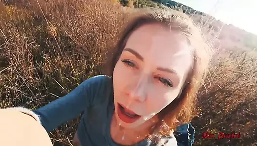 Ngentot penuh gairah dan crot di muka di udara segar sama kontol besar