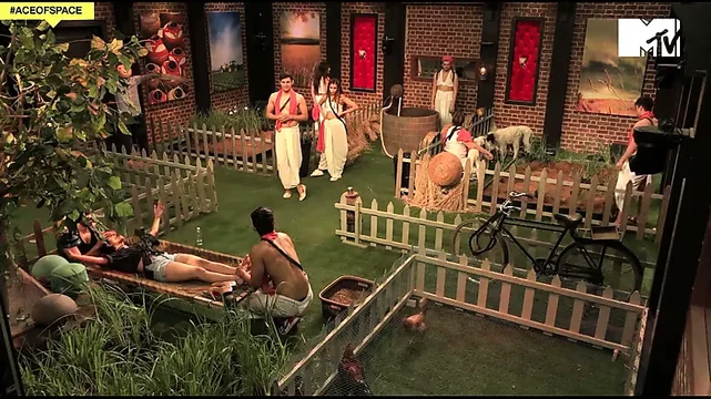 Ace Of Space - S01 (Chetna gets Queen treatment)