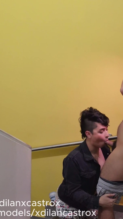 HERMOSO TWINK LAMPIÑO ES FOLLADO A PELO POR HETERO CASADO VELLUDO Y TERMINA LLENO DE SEMEN CREAMPIE. | Clip 2