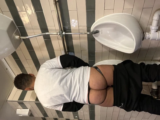 Straight guy jerking off in public toilet So I fucked him