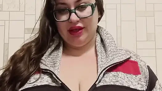 Magst du große möpse?