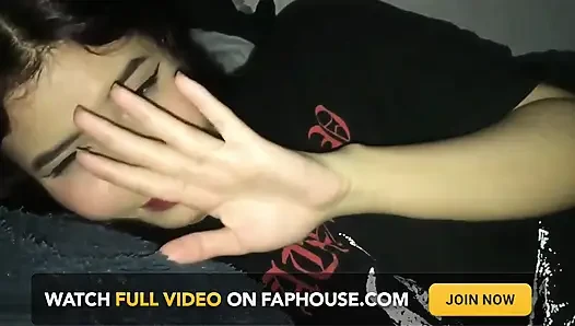 I Finger My Stepsister's Horny Pussy and Cum in Her Mouth While Her Boyfriend Is on a Trip