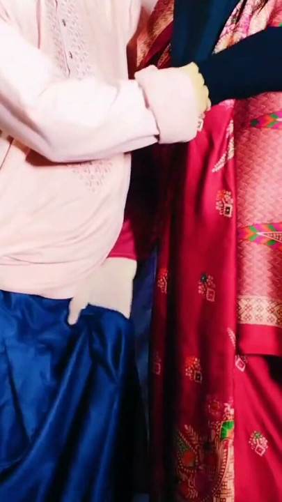 인도인 여자 세입자가 집세를 지불하기 위해 집주인과 성관계를 가진다 | 클립 1