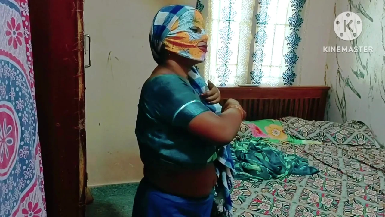 Öğrencim beni seviyor ve beni sikmek istiyor ama onu durduramadım - ateşli inlemeli tamil ses