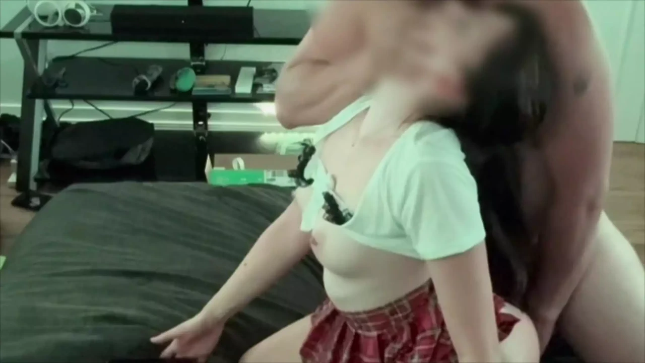 继女引诱继父干她