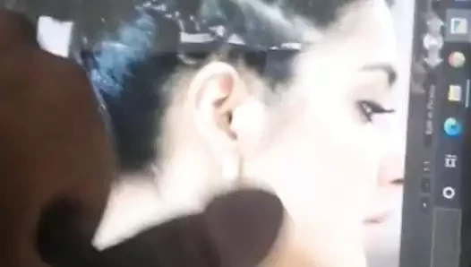Cum üzerinde raashi khanna ile yüz sikme, iki kere sikme