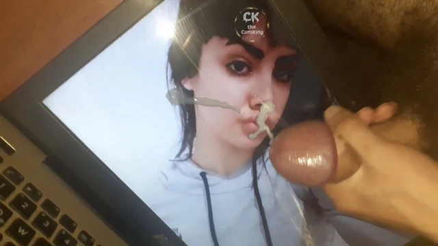 Acabada en la boquita de linda pendeja