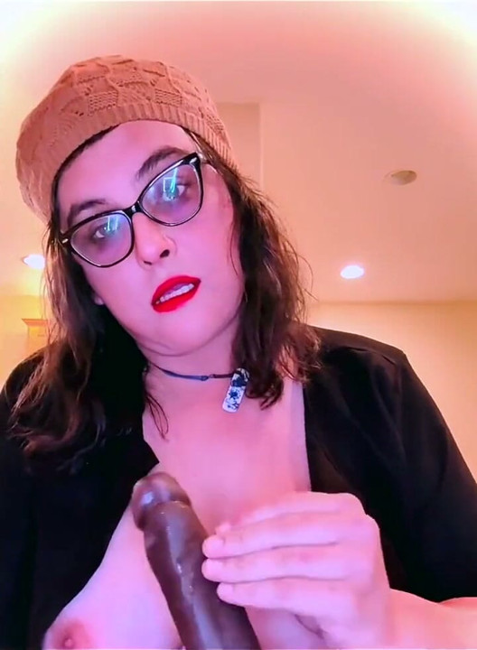 Christi Cream Cake Shows a BBC Why She’s the Gluck Gluck 3000