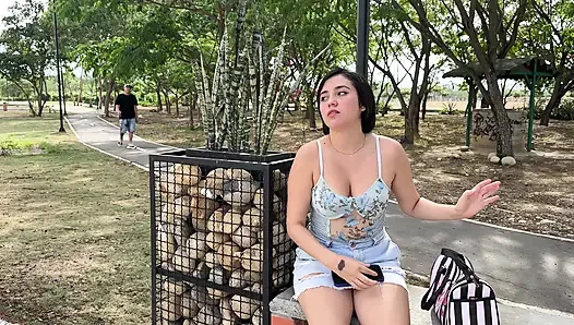 Ich rufe meinen neuen Nachbarn an, um ihn mit einem reichen und harten Sex zu begrüßen, bis ich seine ganze saftige Milch aus ihm herausbekommen habe.