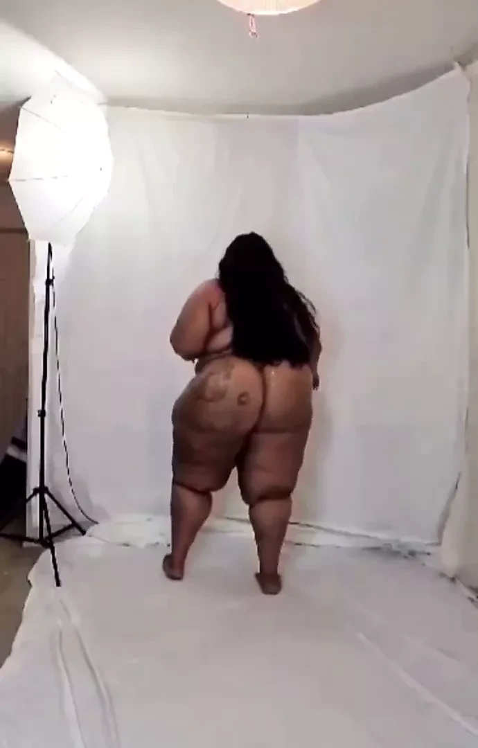 Jb big ass wobbly In club