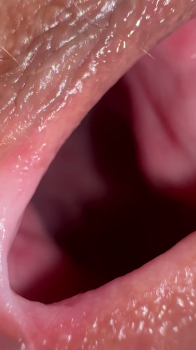 18 y.o. girl says: Why you put camera in my butthole? You want to see there bird? | Clip 1