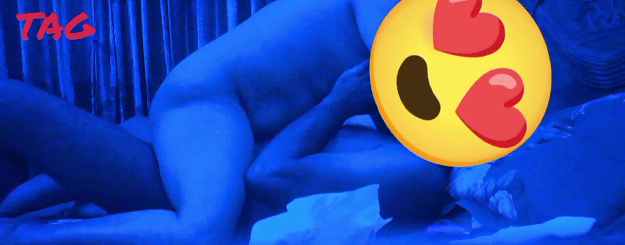 Freund fickt freundin mit dicken Ärschen.