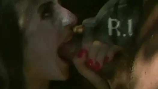 Outdoor-anal-hämmern lässt den arsch weit offen