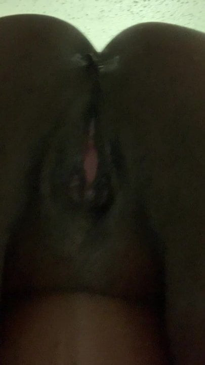 Awek hitam, pepek merah jambu