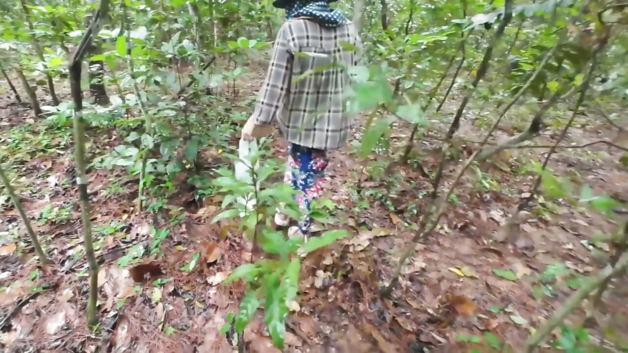 Thai Teenager Walks around Picking Mushrooms and Gets Fucked in the Pussy. Thai Audio