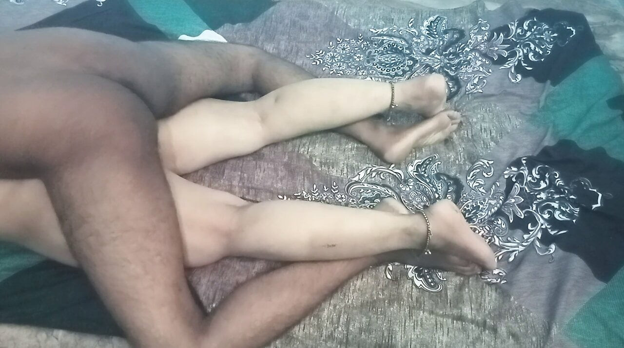 Desi horney bhabhi ki mast chudaai.