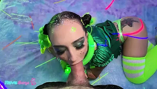 Lily jordan tersesat di malam liar neon dan kenikmatan mesum!