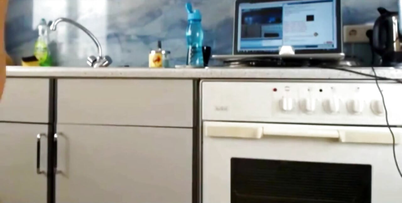 Sexydea's Naughty Kitchen Twerk: Seductive Moves to Spice up Your Appetite!