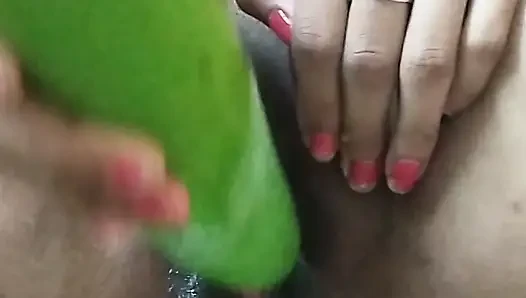 Mona masturbation fertig