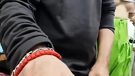 Dia Pergi Ke Master Penjahit Untuk Memperketat Blusnya. Master Penjahit Melonggarkan Vagina Dengan Memasukkan Penisnya Ke Dalam