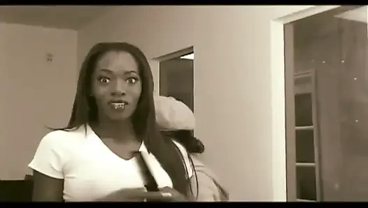 Это долго, это темно, это жестко, и она обожает это: черный на черный трах с большим черным членом