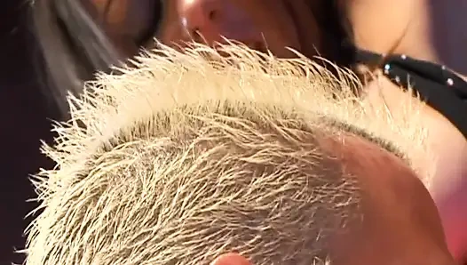 Amcık yalayan amcık götünü parmaklıyor