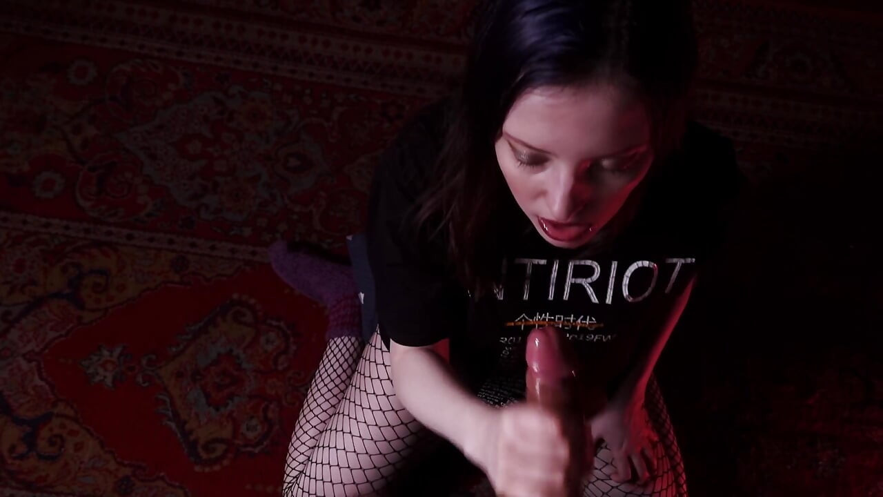 Stepdad showed petite stepdaughter what a real male dick is