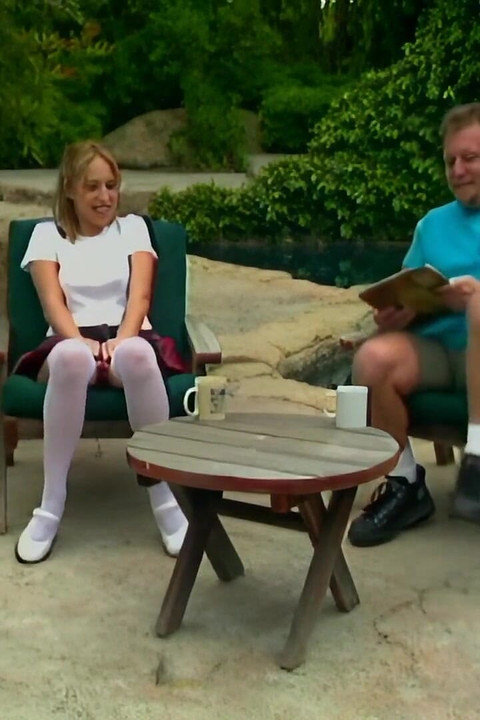 Blair Segal: Uma Jovem Loira Bonita Fodida Com força No Cu Acampando