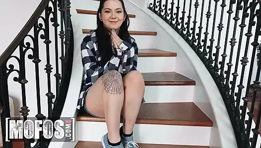 MOFOS - verdammt heiße lily Thotes freche geständnisse enden damit, dass sie tief gefickt und vollgespritzt wird