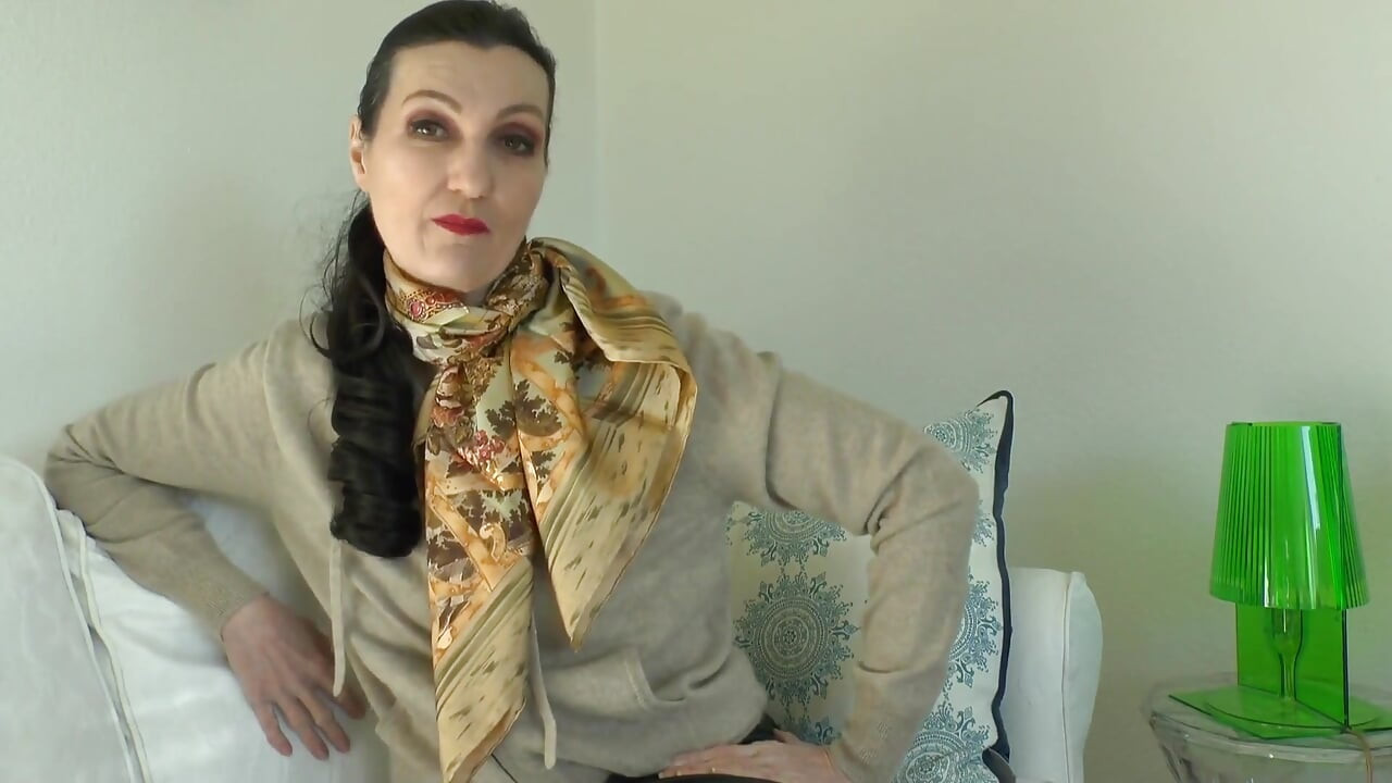 Trage Ein Seidentuch Und Masturbiere Vor Mir, Lady Victoria Valente