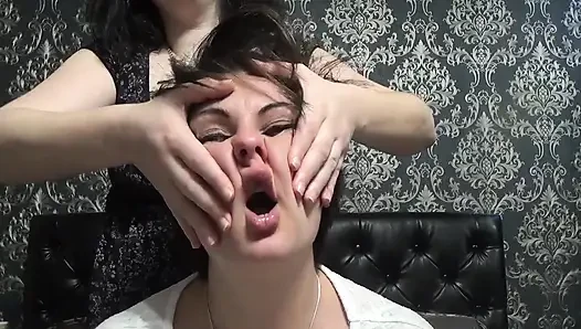 Nase fingern, gesicht schmutzig, alberne gesichter, strümpfe auf dem kopf, lippen-fetisch! Zu kate!