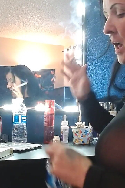 Baumelnd lange virginia slims 120 zigarette