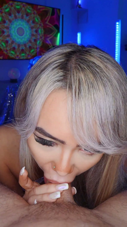Die sexy schlampige schlampe luna luxe ist eine menschliche fickpuppe