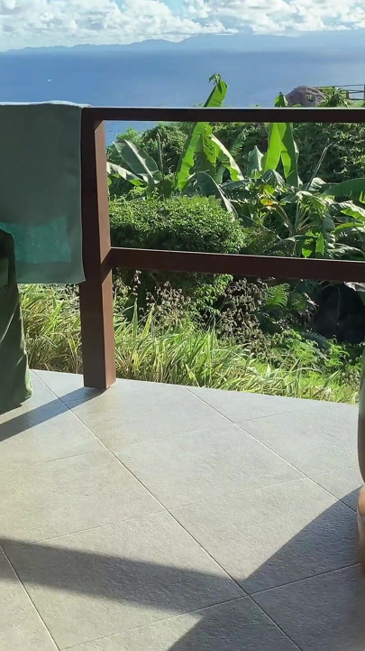 Honeymoon bride fucked in paradise