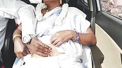 E -2, P -4, sesso in auto viaggio romantico telugu discorsi sporchi. Sexy saree indiano zia con geneto