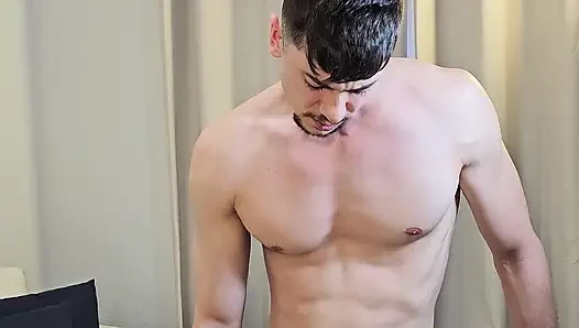 ADEGAN TERBAIK! Dia menjulurkan jari ke pantatku. Juga bingkai video anal, saya cum di dalam pantatnya yang bersih